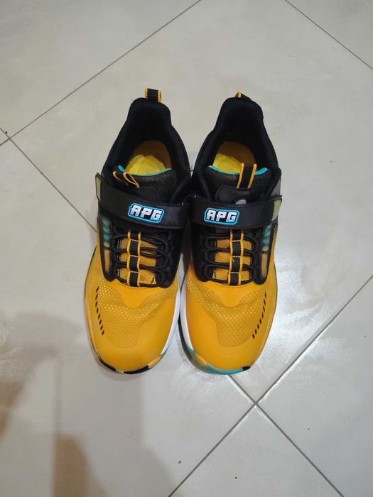 Продавам Мaратонки APG