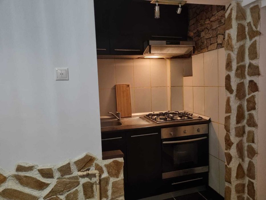 Inchiriez apartament 3 camere Sărari sau regim hotelier