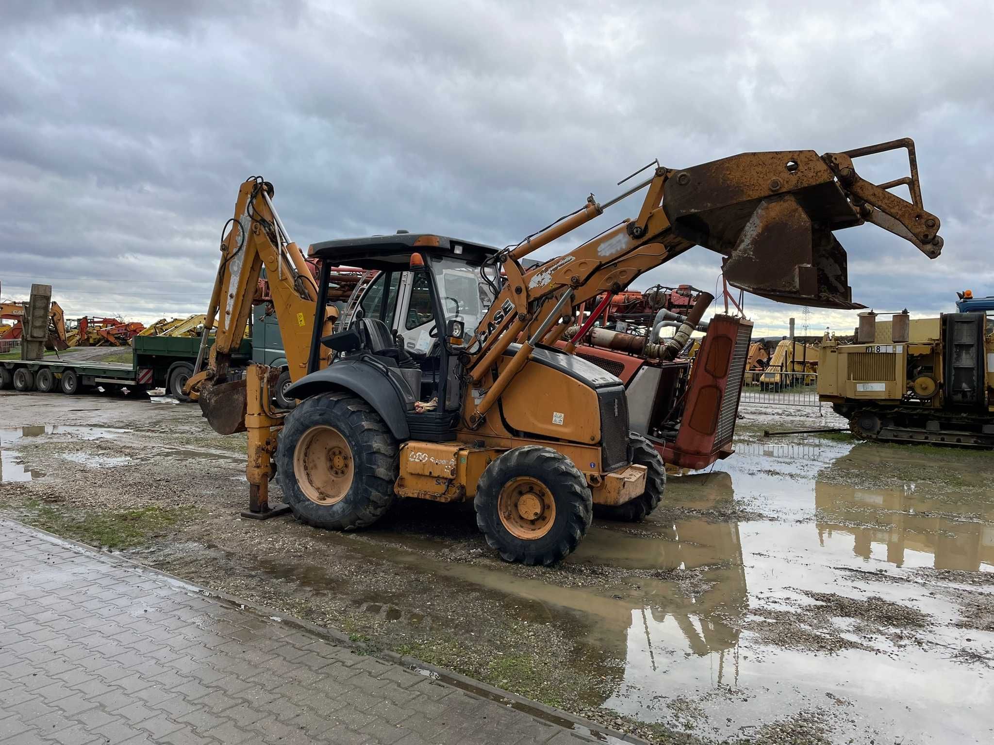 Dezmembrez buldoexcavator Case 580 Super R , an 2007