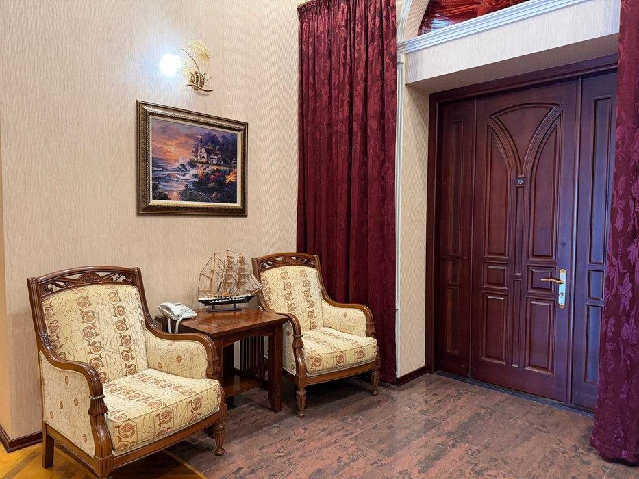 ПРОДАЕТСЯ ДОМ на центр Луначарского Соток: 7.7 800кв