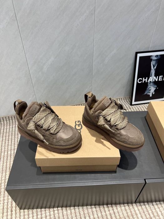 Продаю оригинал угги Ugg Lowmel