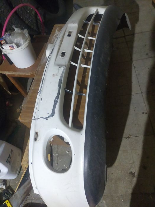 Продам бампер и заглушки