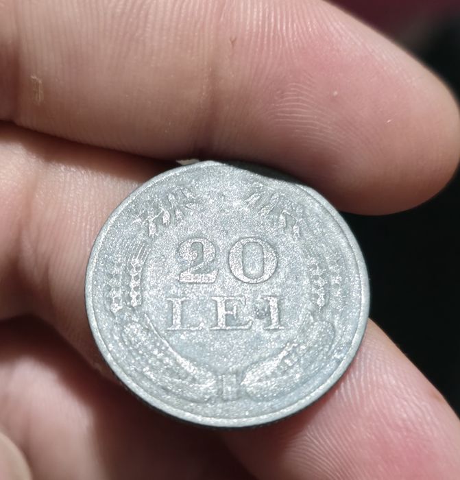 Vând Moneda de colecție (RARĂ) 20 Lei, din 1944 într-o stare buna.