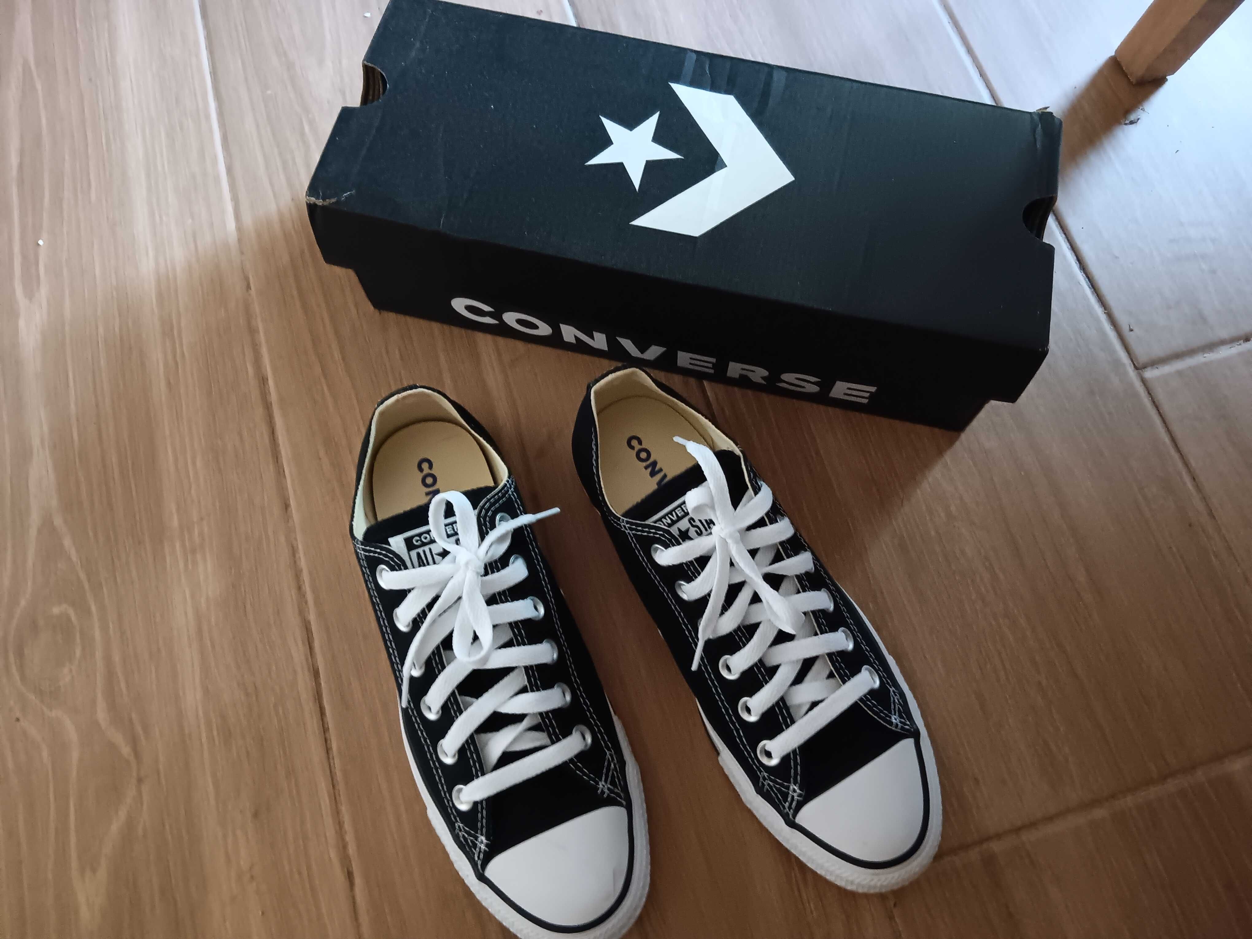 Черни гуменки Converse