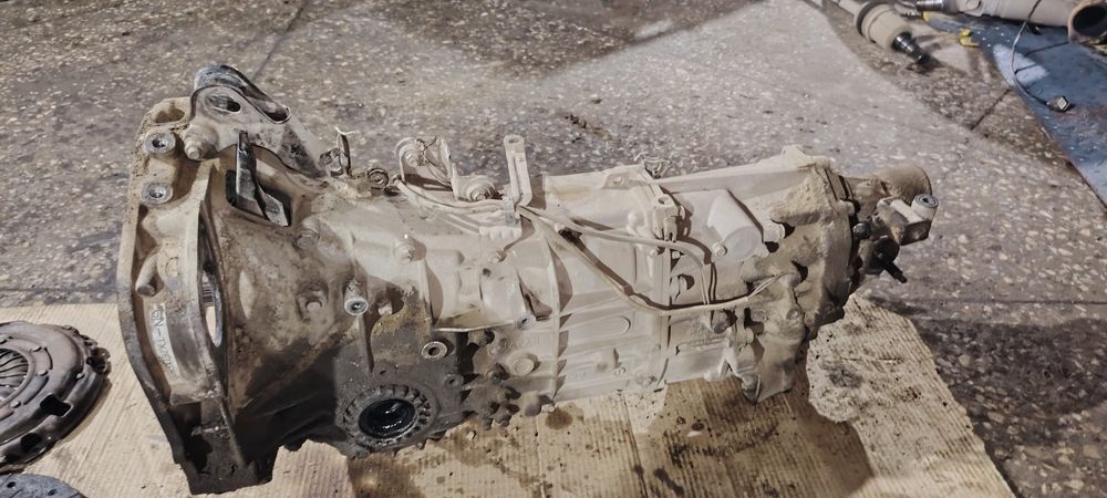 Продам подешевле 2 коробки от субару аутбек 2004г,и импреза