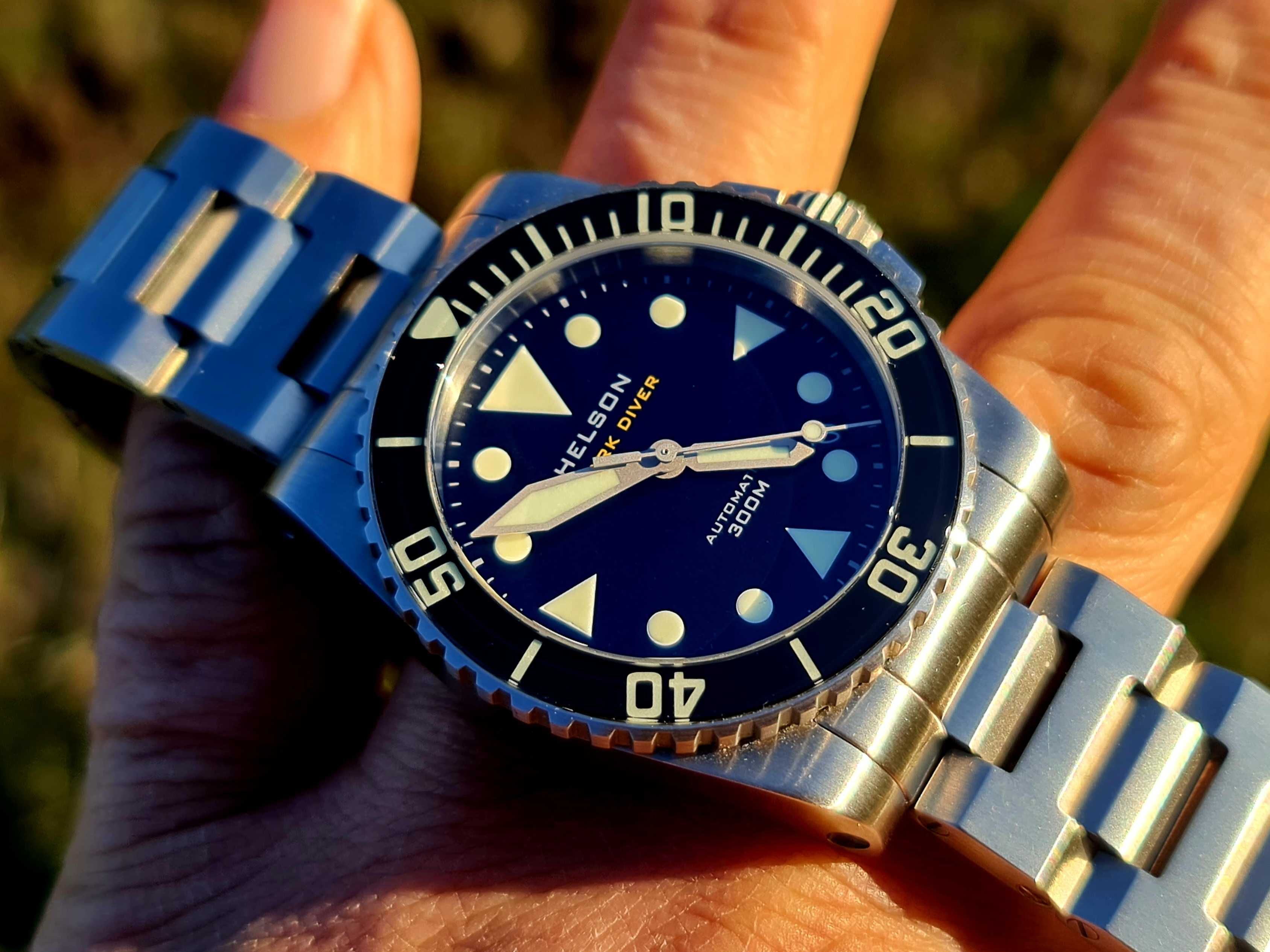 Helson Shark Diver 300m. Automatic Miyota 9015