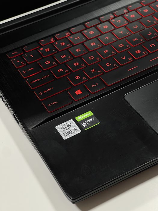 Продается ноутбук MSI