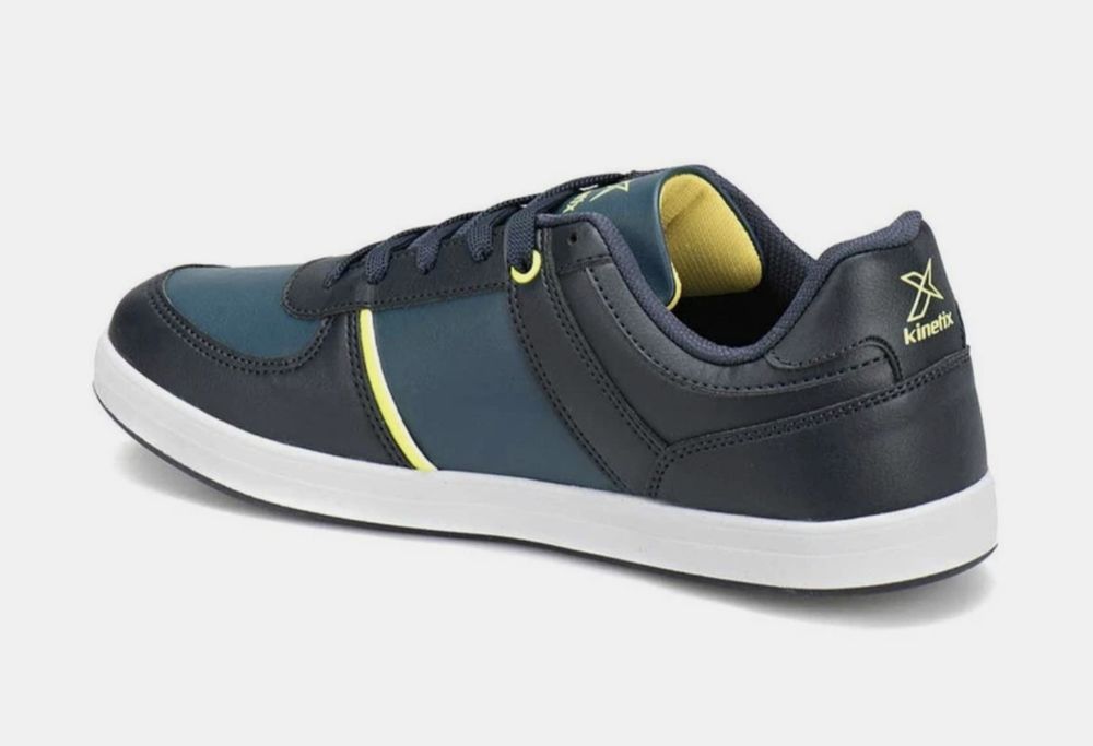 Продается Кроссовка