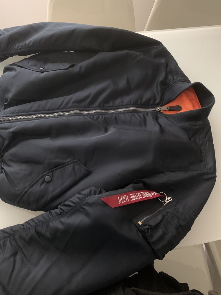 Нов бомбър" Alpha Industries"  размер L с две лица