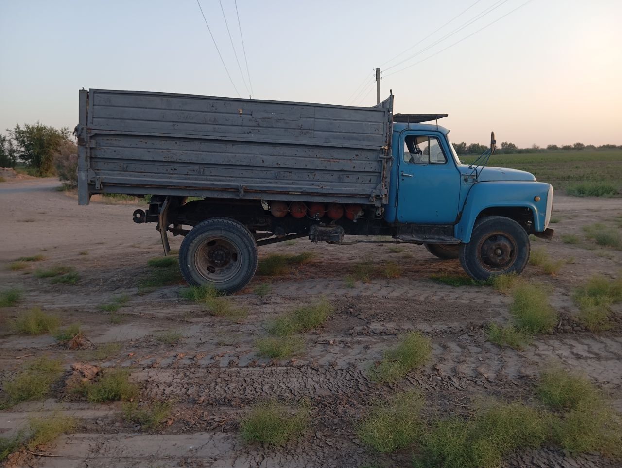 Gaz 53 yil 1981 gaz metan  holati yaxshi