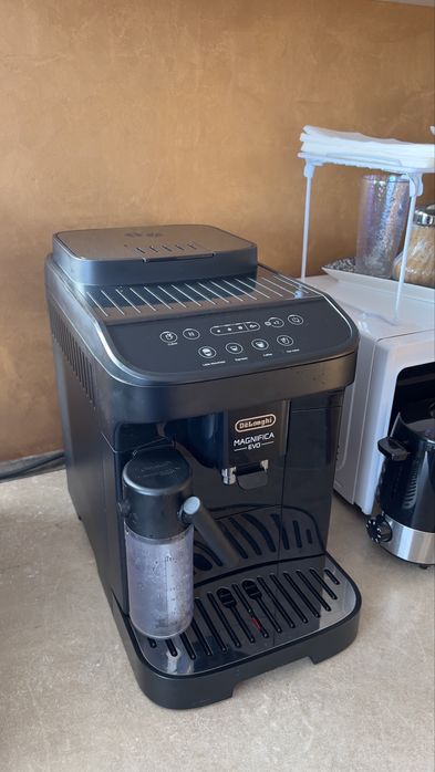Delonghi Magnifica Evo ca nou