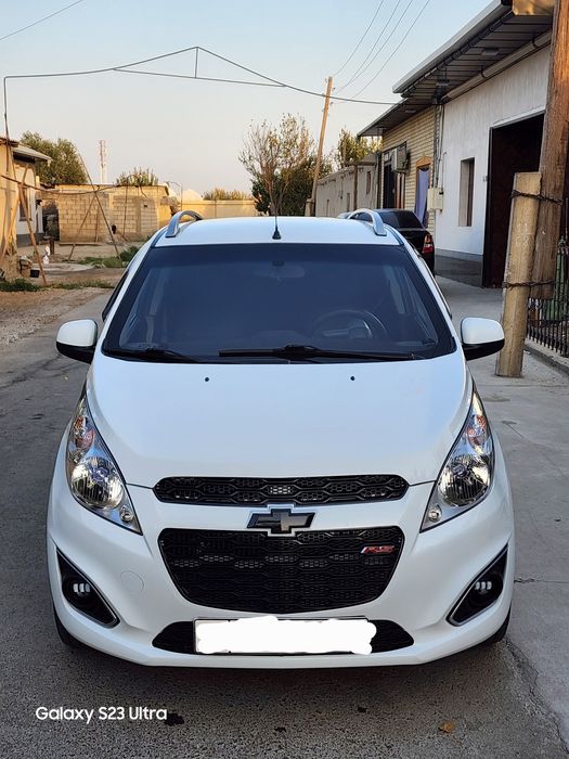 Spark 3pozitdiya sotiladi