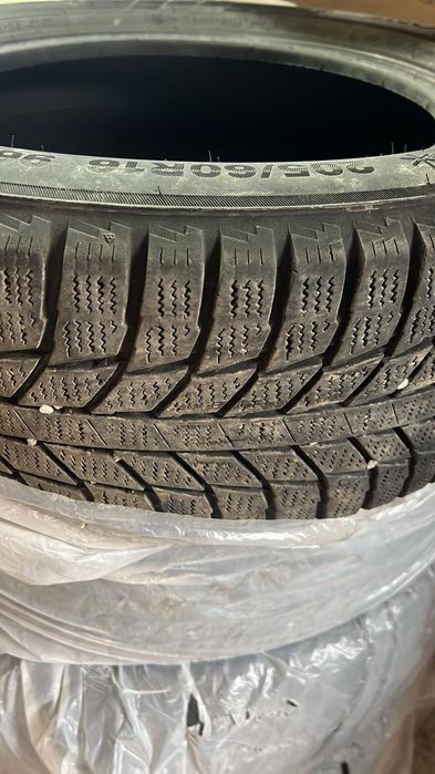 Шины зимние б/у на легковой автомобиль