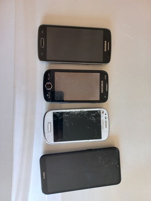 Lot telefoane samsung si nokia
