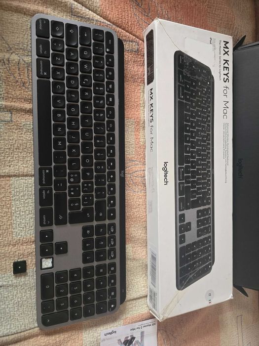 Logitech MX Keys for Mac, Bluetooth, Multidevice, MacOS & iOS & PC