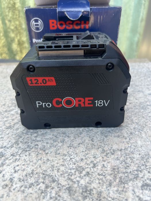 Vand baterie Bosch procore de 18v-12 amperi