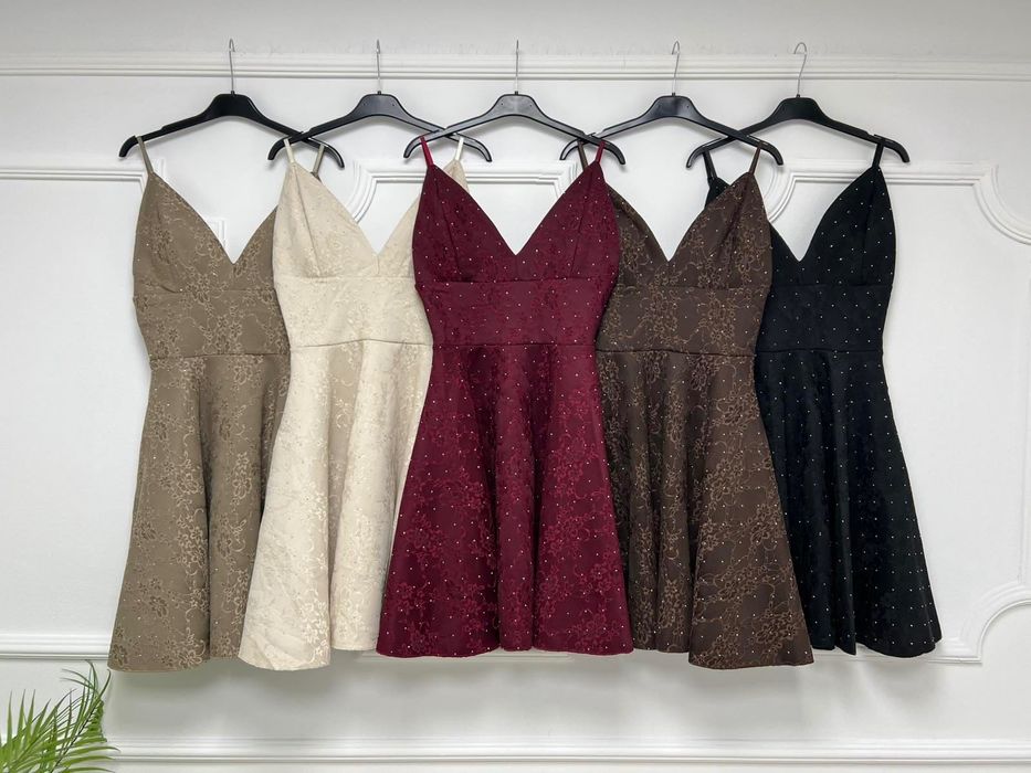 Елегантна рокля с камъни