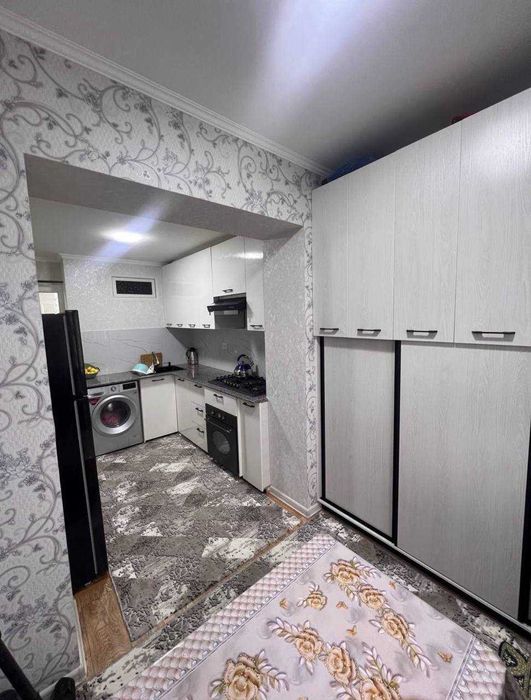 евротамирланган 4 хонали квартира сотилади