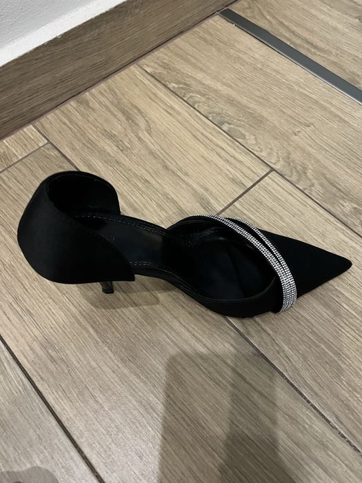 Pantofi stiletto