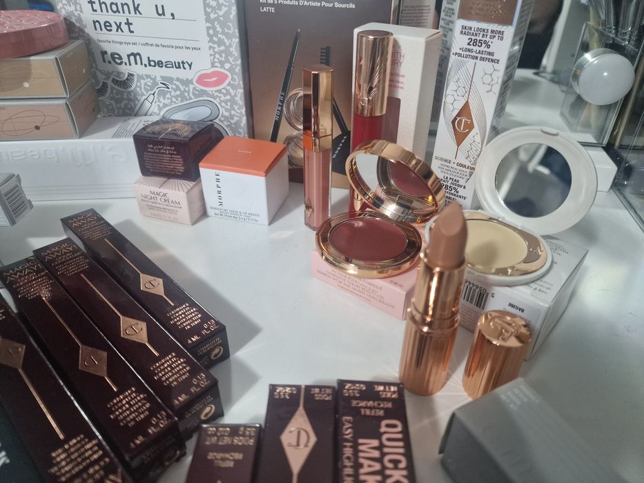 Produse machiaj lot noi