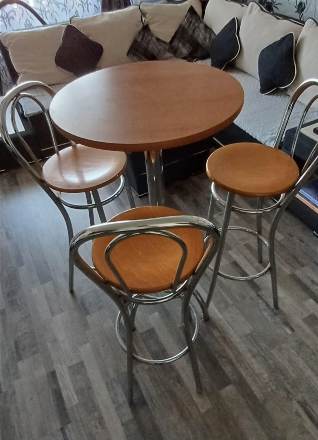 Masă Bistro/Bar rotundă cu 3 scaune