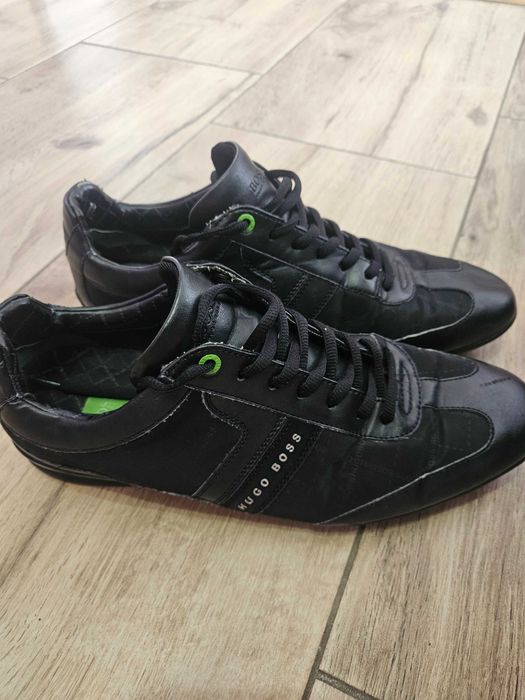 Продавам мъжки сникърси Hugo Boss Space