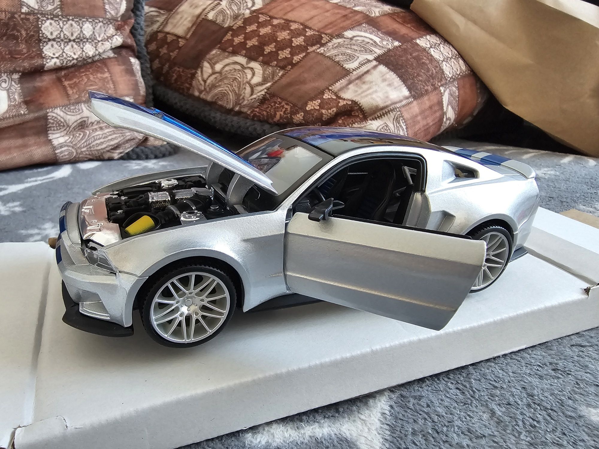 Macheta metalica ford mustang 1:24 noua