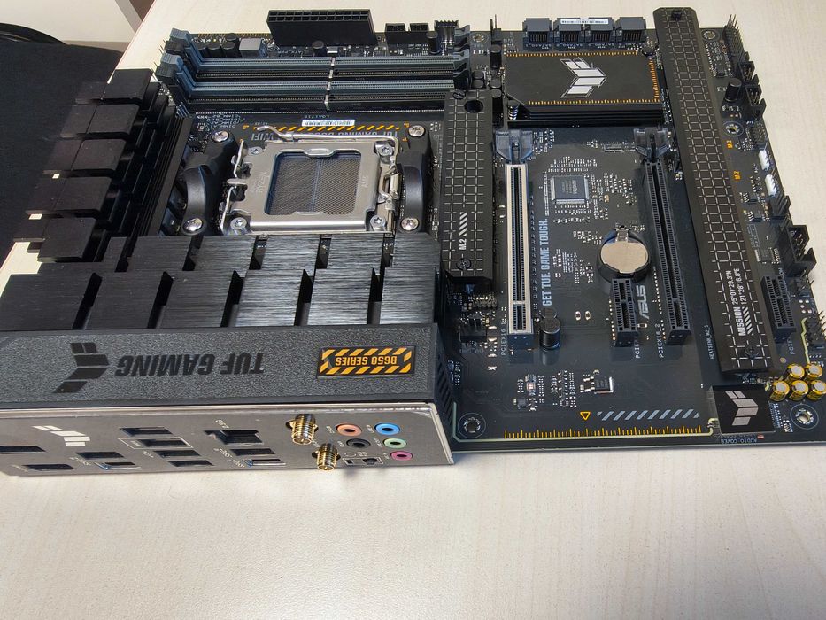 Дъно ASUS TUF Gaming B650-PLUS WiFi – Socket AM5