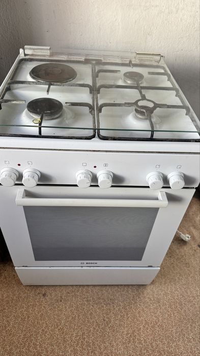 Газовая плита продается в хорошем состоянии без дефектов