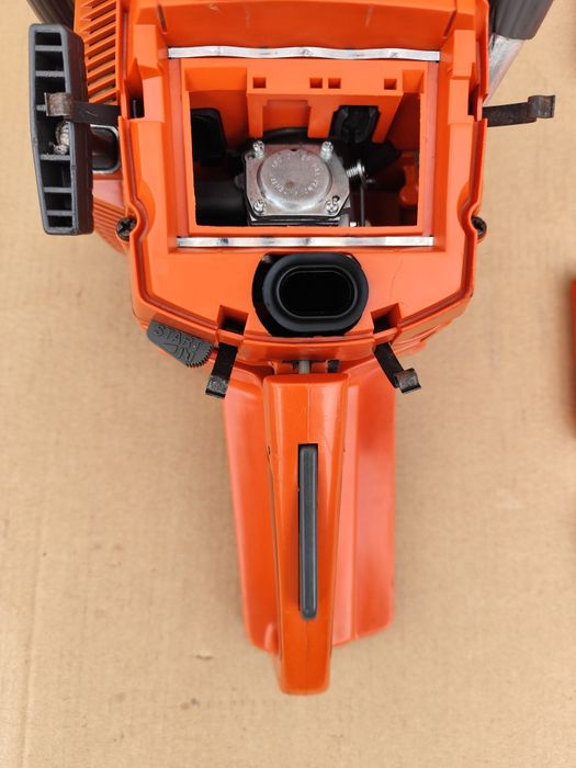 Husqvarna 262 LEGENDA anunț valabil numai pt  pretențioși .