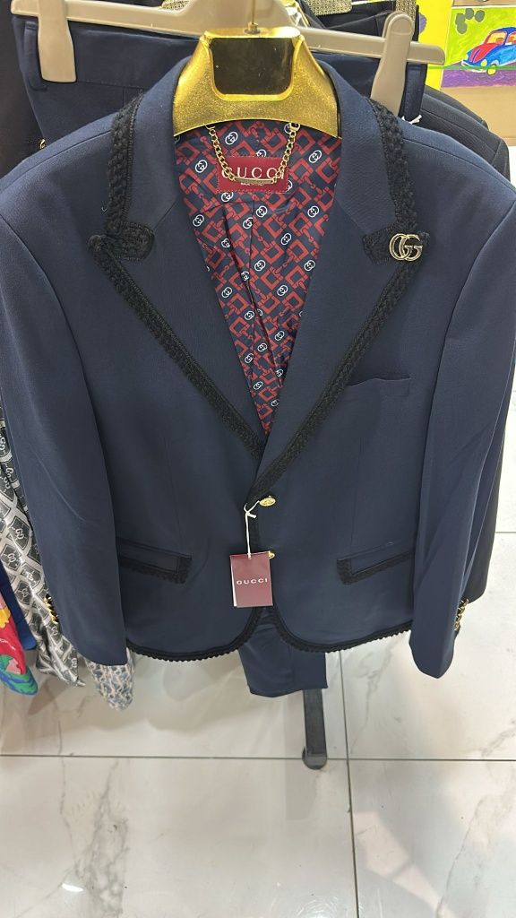Costum Valentino Balmain Dsquared  DG  Gucci calitate