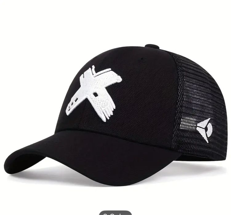 Шапки с козирка различни видове