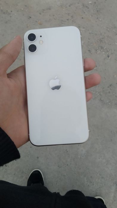 Iphone 11 kami bor 64 gb