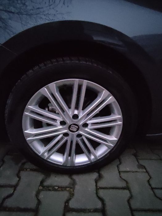 Vand set genti originale Seat cu cauciucucuri de iarna