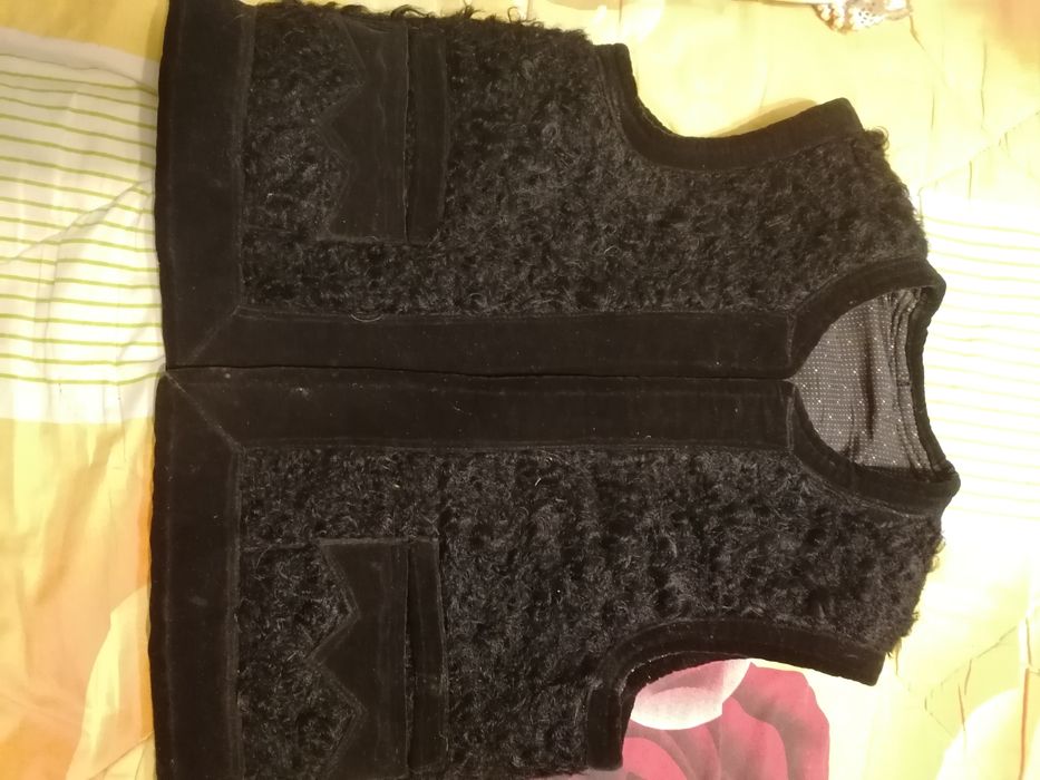 Cameșa și pieptar vechi