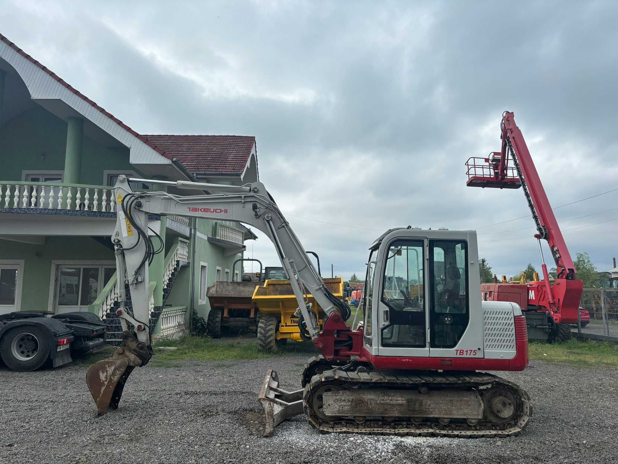 Miniexcavator 8 tone Tackeuchi TB175 , 2010 , 2 cupe , cupla rapida