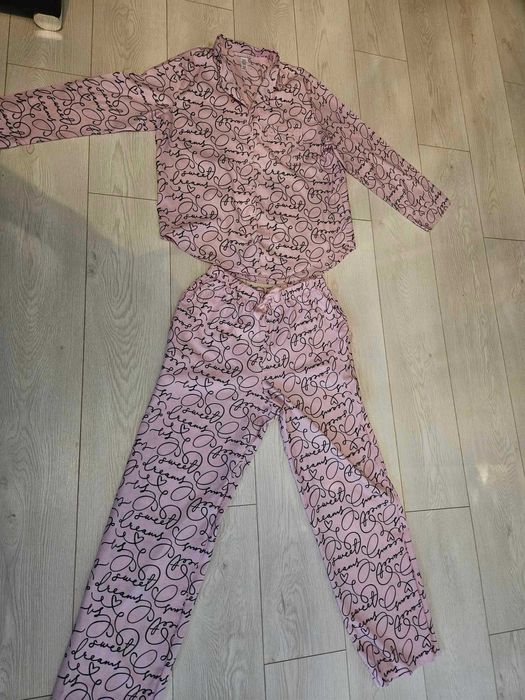 Pijama Victoria's Secret roz confortabile originale