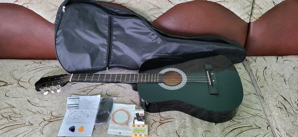 Chitară clasică nouă