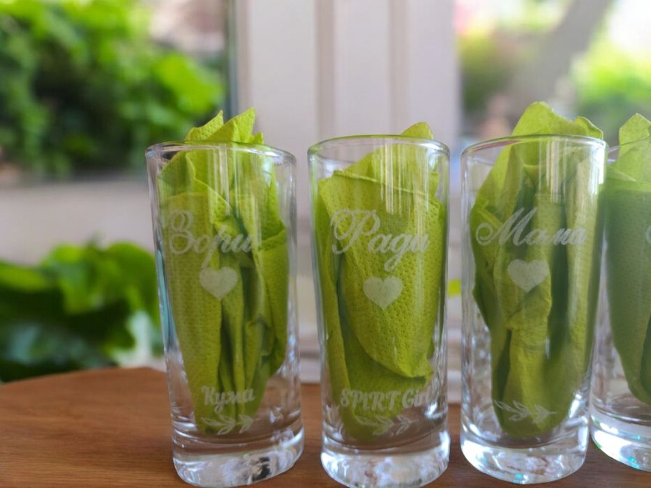 Уникални чаши и бутилки, персонализирани