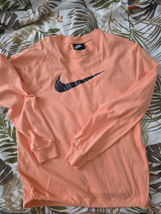 Bluză Nike, purtată,  stare foarte bună, fără uzură.