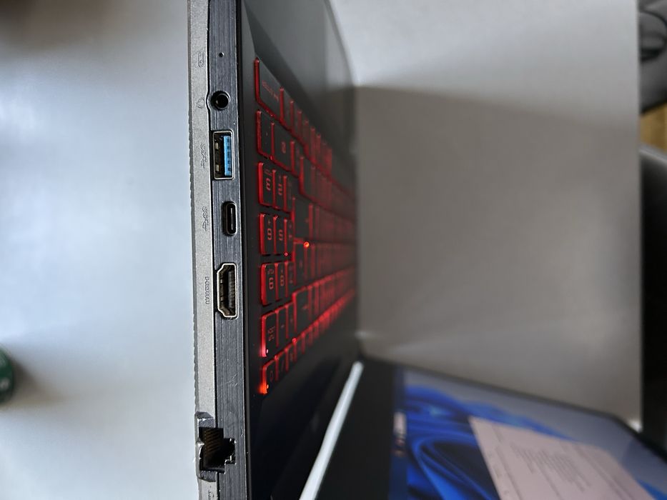 Vând MSI Katana GF66 – i5-11400H, RTX 3050, 8GB RAM, 512GB SSD, 144Hz