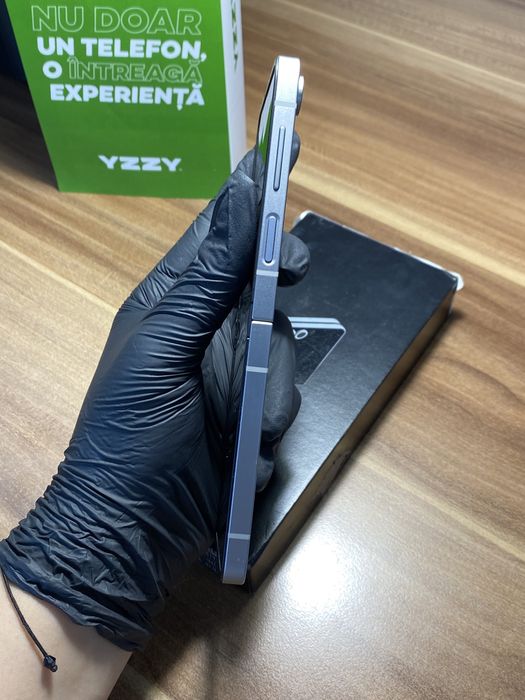 Samsung Galaxy Z Flip 6 Duos / Garanție 12 luni / 256 Gb / Ca nou