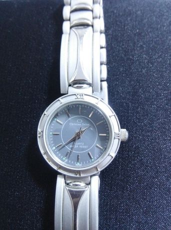 Продаю женские часы Cristian Delon