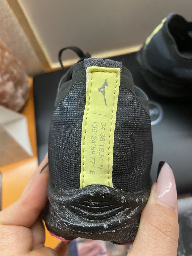 Мараъонки за бягане mizuno wave rebellion pro 2