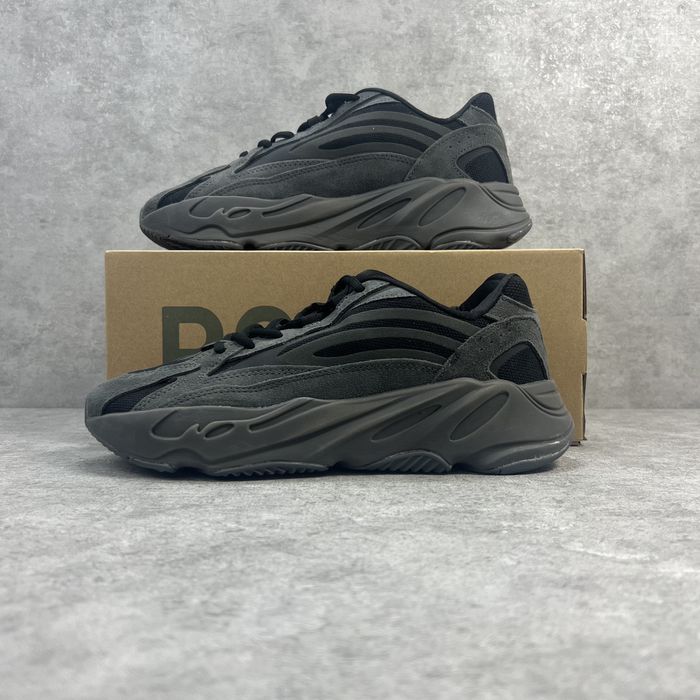 Adidas Yeezy Boost 700 Grey - 40