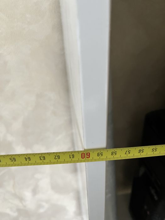 Компьютерный стол и полки