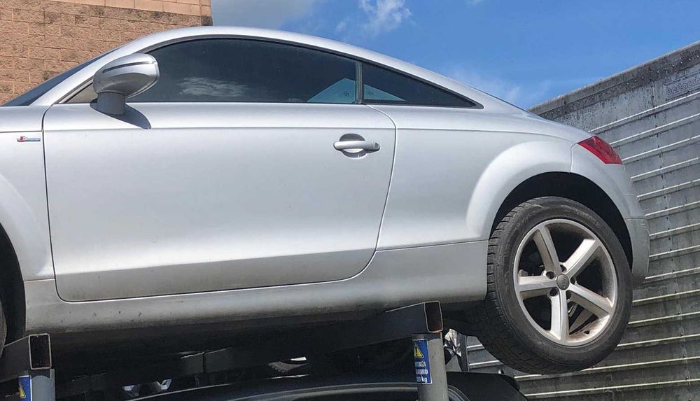 Ауди  TT 2.0 TFSI – само за части