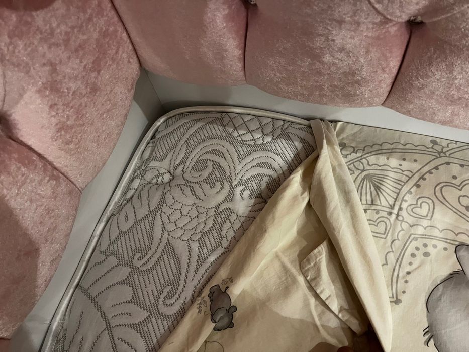 Детско легло с люлеещ механизъм