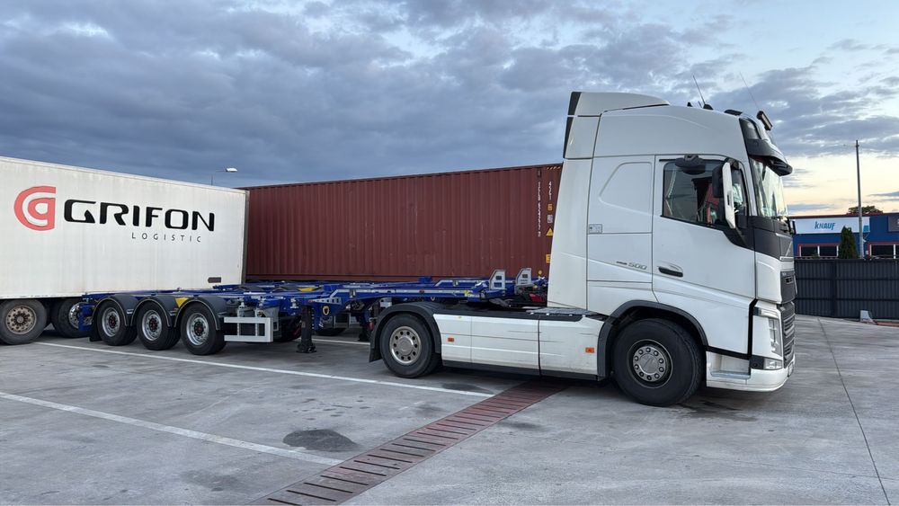 Inchiriez semiremorca transport containere
