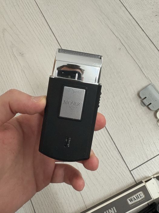 Vand masini si accesorii de tuns